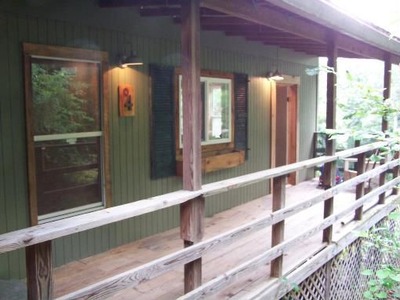 Cabin 4 porch